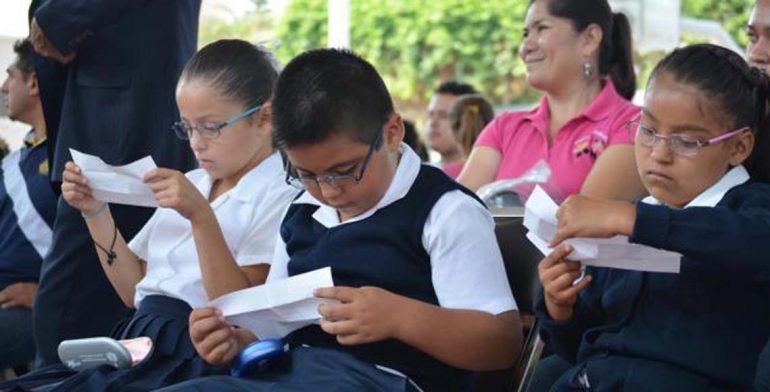 El 90 por ciento de jóvenes y niños tendrán astigmatismo en 2025 - miopia-lentes