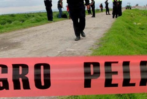 Encuentran cuerpo calcinado en terreno baldío en Chalco