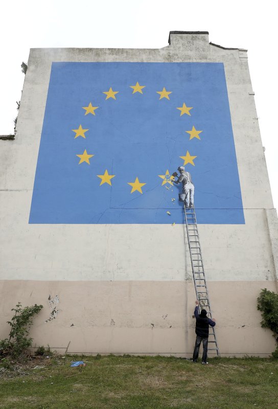 Banksy crea mural referente al Brexit en Gran Bretaña - mural