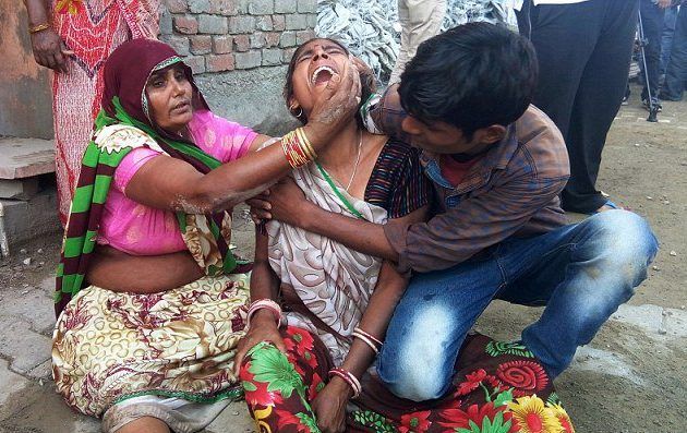 Al menos 24 muertos por caída de muro durante boda en India - muro-india-caida-e1494519628247