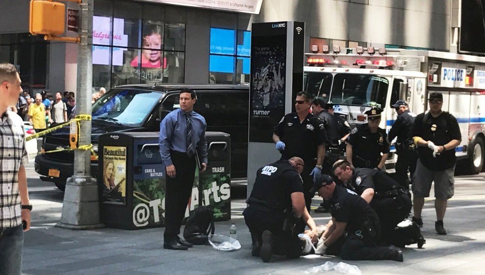 Accidente en Times Square deja un muerto y 23 heridos - nueva-york-atropellada