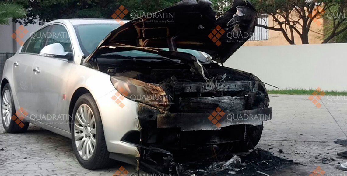 Queman dos vehículos en agencia de Oaxaca - oaxaca-incendio-2