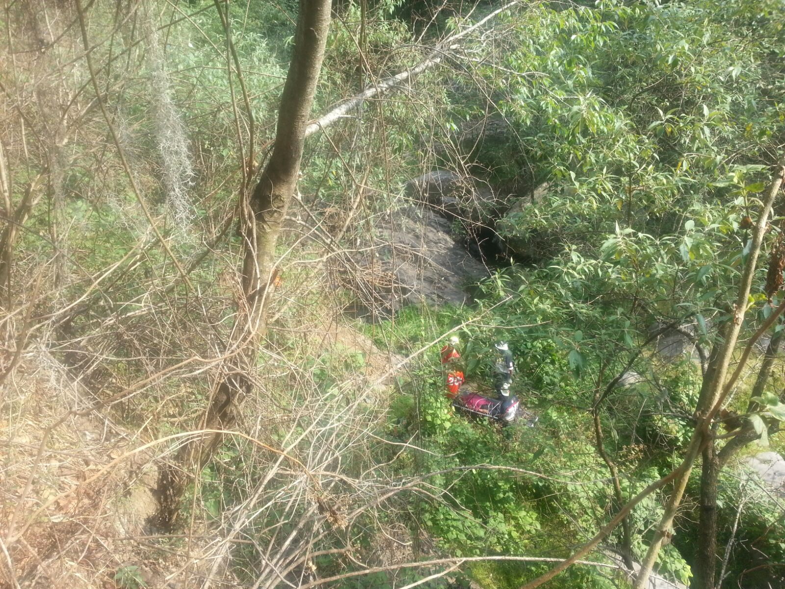 Mueren dos personas al caer a un río en Hidalgo - omitlán-río