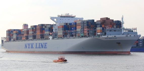 Portacontenedores francés rompe récord en Canal de Panamá