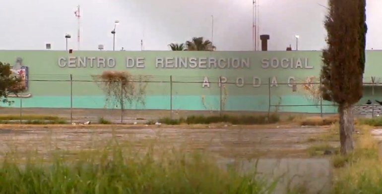 Detienen a sujetos que pretendían ingresar droga a penal de Nuevo León - penal-apodaca