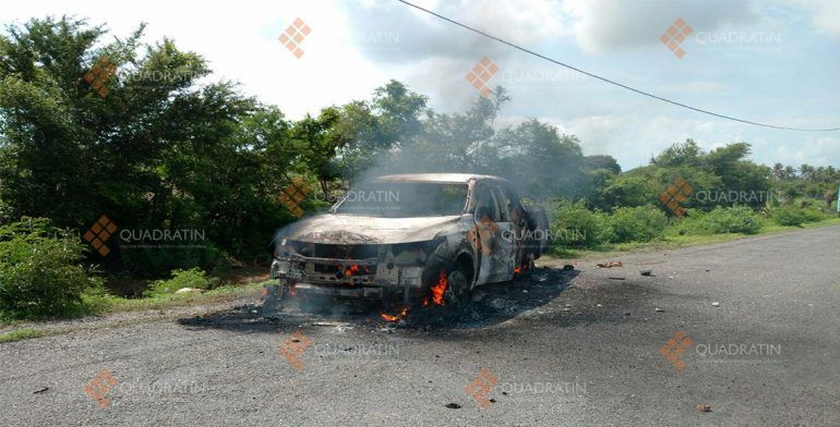 Liberan de patrulla a seis detenidos del PRD en Oaxaca - quema-de-patrullas