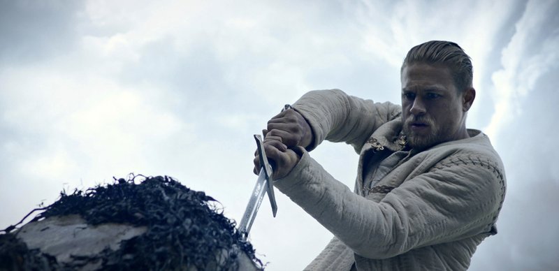 ‘King Arthur: Legend of the Sword’ decepciona en taquilla