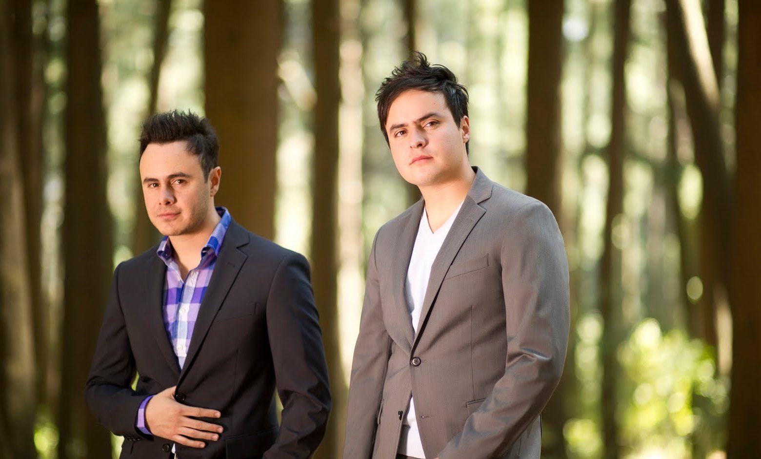 Finge ser cantante de Río Roma y roba celulares en secundaria