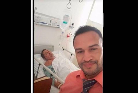 Buscan a hombre que se tomó selfie con el ruso - ruso-selfie
