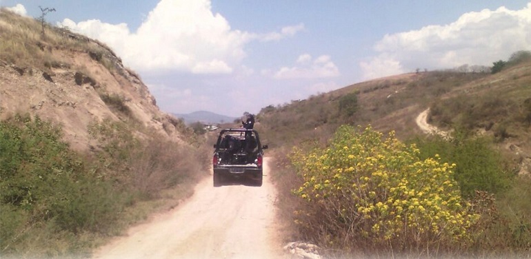 Encuentran dos decapitados cerca de retén militar en Guerrero