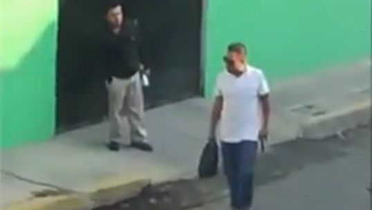 #Video Sujeto balea a hombres en Ecatepec