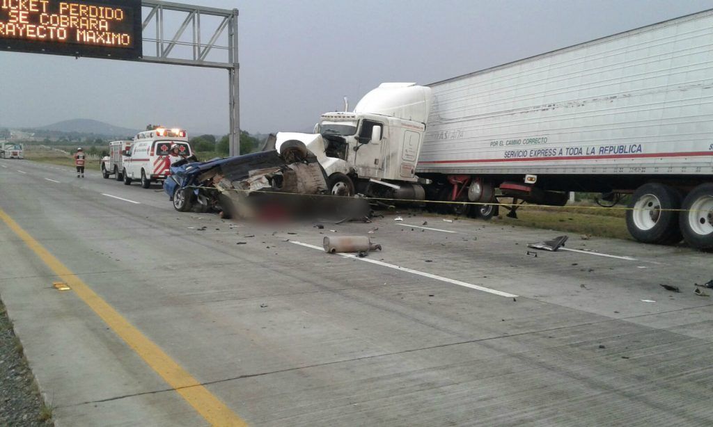 Choque en Arco Norte deja dos muertos - trailer-3-1024x614