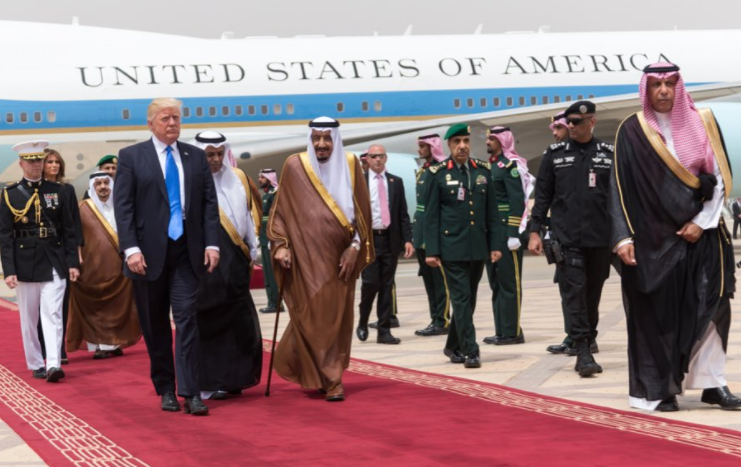 Trump recibió 83 regalos durante su visita a Arabia Saudita - trump-arabia-saudita