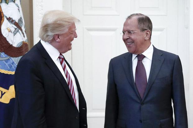 Trump compartió información sobre bombas del 'EI' con Rusia - trump-lavrov