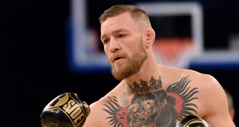 Conor McGregor firma precontrato para pelear contra Mayweather