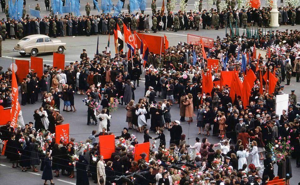#Imágenes Descubren fotografías a color de la vida cotidiana en la URSS - urss-3-e1494945054664