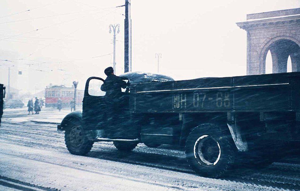 #Imágenes Descubren fotografías a color de la vida cotidiana en la URSS - urss-5-e1494945011474