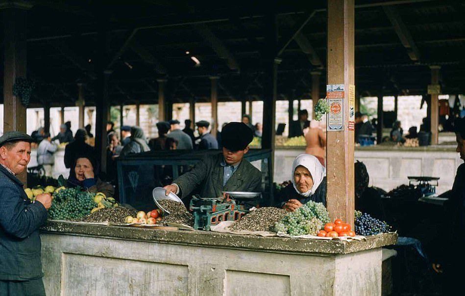 #Imágenes Descubren fotografías a color de la vida cotidiana en la URSS - urss-7-e1494944968277