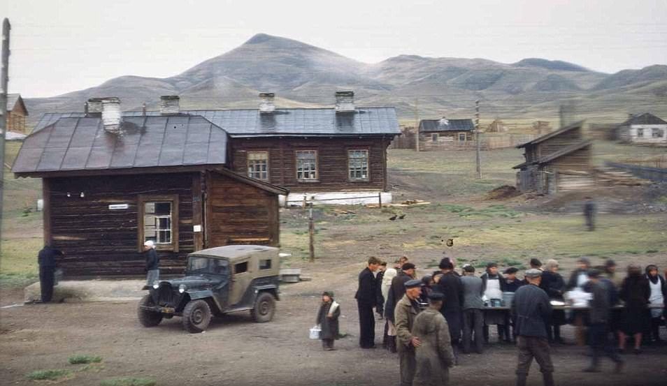 #Imágenes Descubren fotografías a color de la vida cotidiana en la URSS - urss-8-e1494944803135