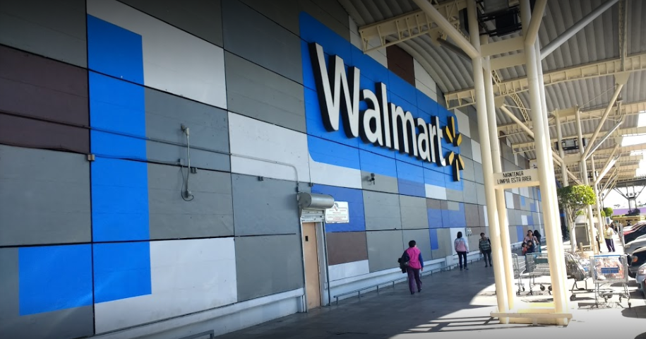 Roban cuatro mdp de camioneta de valores en Plaza Tepeyac