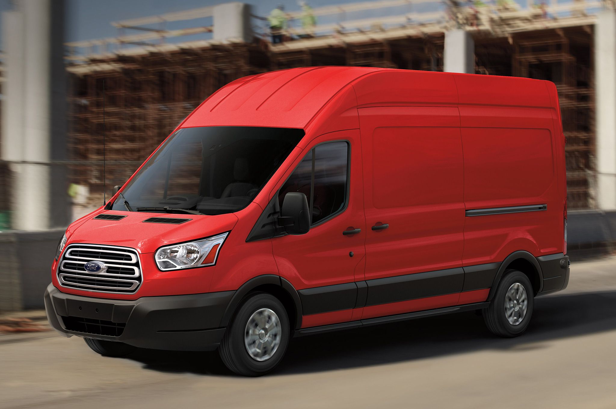 Ford llama a revisión a más de tres mil vehículos en México por falla - 2017-Ford-Transit-front-three-quarter-in-motion