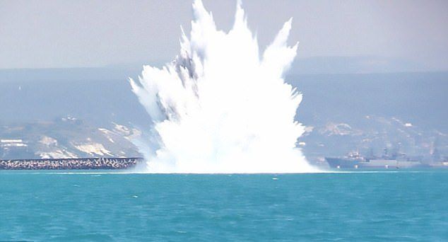 #Video Detonan bomba de la Segunda Guerra Mundial en Rusia