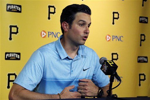 Umpire de MLB  evita que mujer se suicide en un puente de Pittsburgh - AP635989605604