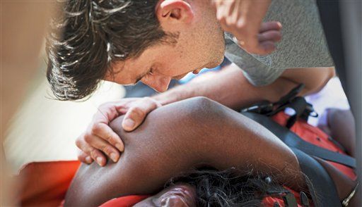 Umpire de MLB  evita que mujer se suicide en un puente de Pittsburgh