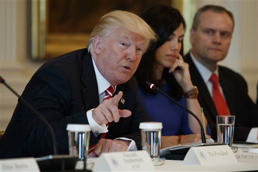 Convierten Metro de San Francisco en santuario para migrantes - AP994126702016