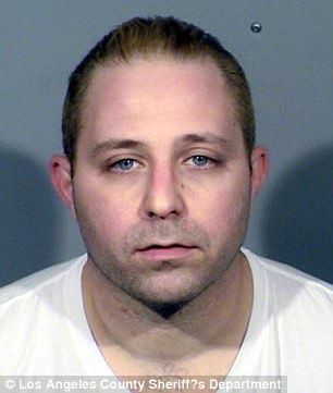 Padre mata a su hijo en Disneylandia tras divorcio - Aramazd-Andressian-Sr.