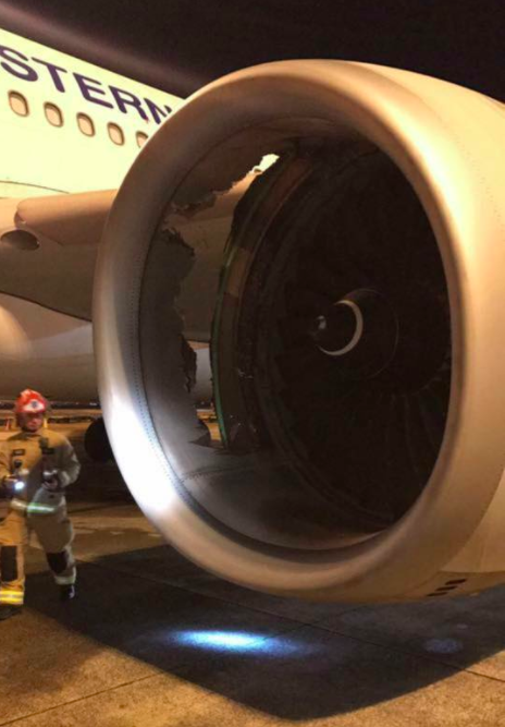 Avión aterriza de emergencia por agujero en el motor - Captura-de-pantalla-2017-06-12-a-las-15.25.29