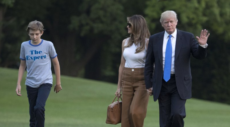 Melania y Barron Trump se mudan a la Casa Blanca