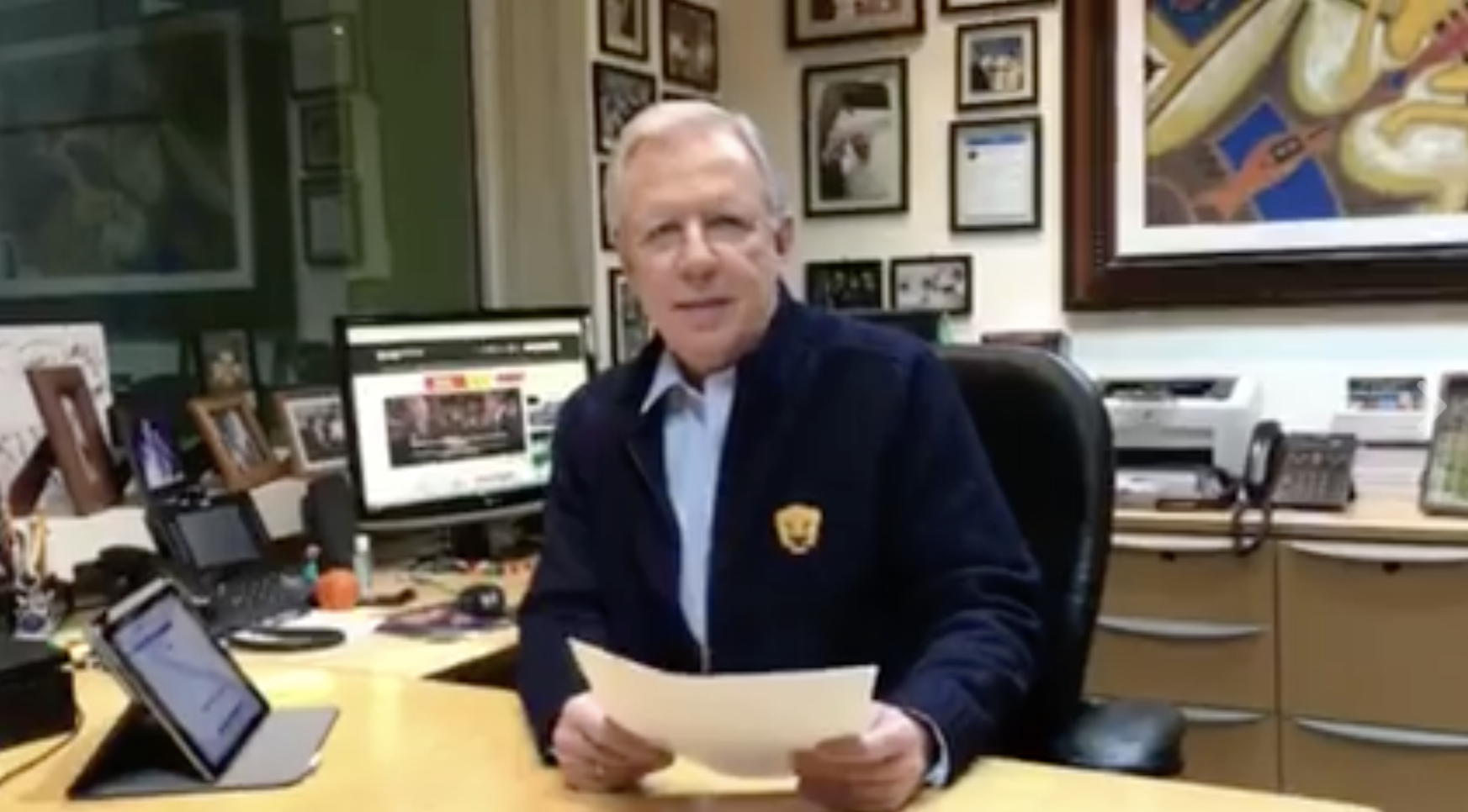 AMLO cierra una puerta y abre otra