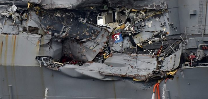 Japón investiga tardanza de reporte de choque con buque estadounidense