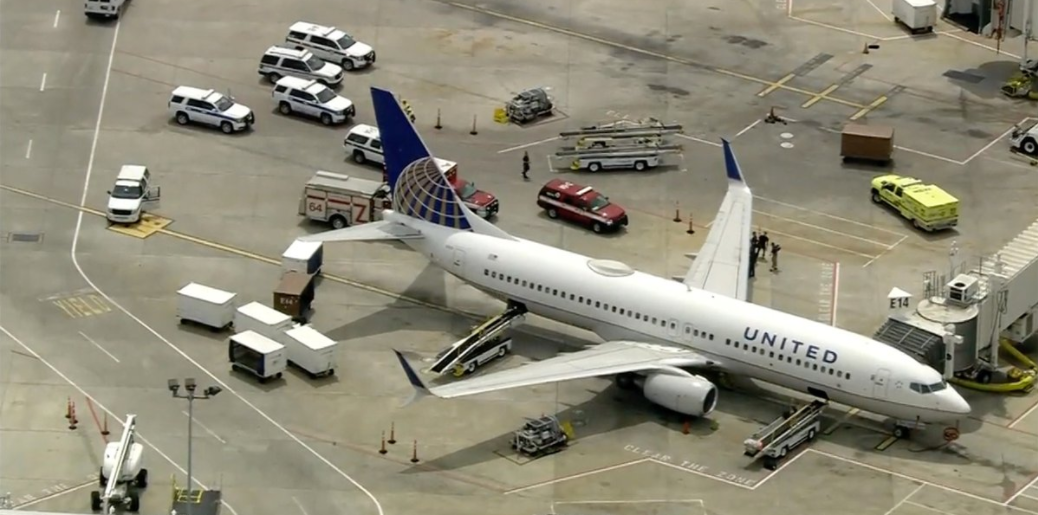 Turbulencia en vuelo de United deja 14 heridos