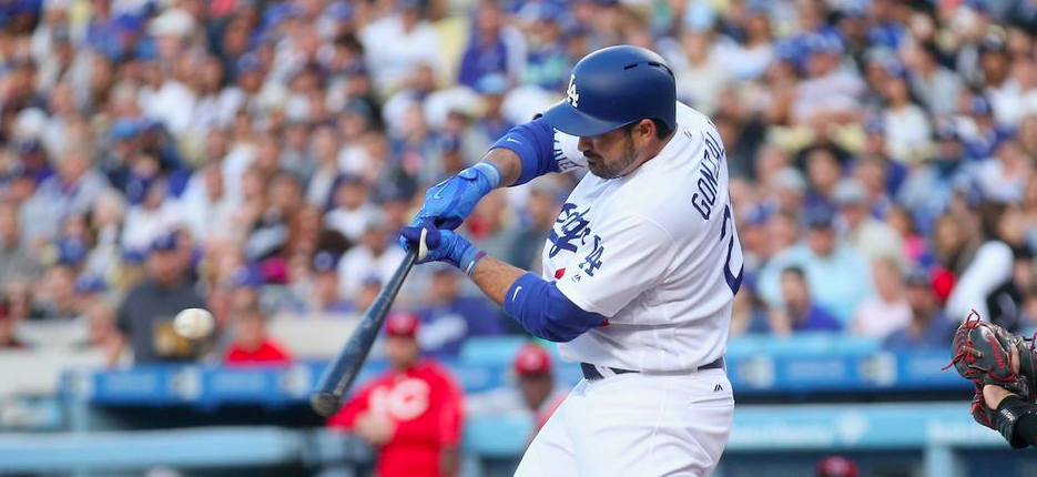 Adrián González considera retirarse esta temporada