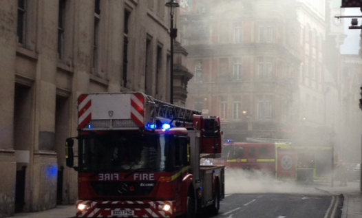 Incendio en Piccadilly Circus en Londres