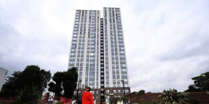 Evacuarán 800 hogares en Londres por preocupaciones de seguridad Evacuarán 800 hogares en Londres por preocupaciones de seguridad