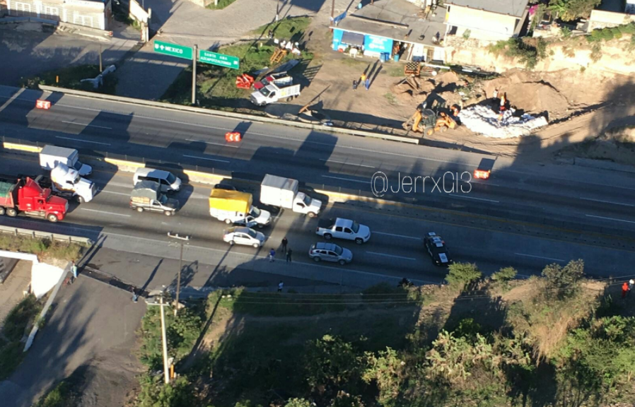 Abren circulación en la México-Querétaro tras cierre por fuga de gas - Captura-de-pantalla-2017-06-23-a-las-8.54.35