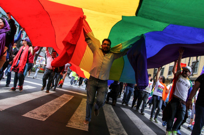 Marchan por el orgullo gay en Reforma - Captura-de-pantalla-2017-06-24-a-las-3.38.50-p.m.