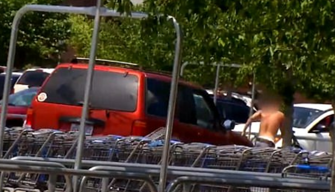 #Video Mujer embarazada embiste a ladrón con su camioneta