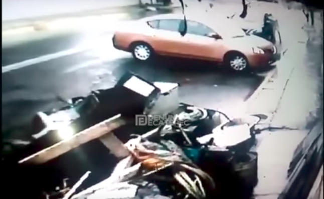 Video: amenazan a familia para robar su auto en Ecatepec