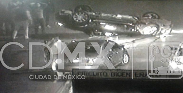 Dos volcaduras durante la madrugada del sábado en la Ciudad de México