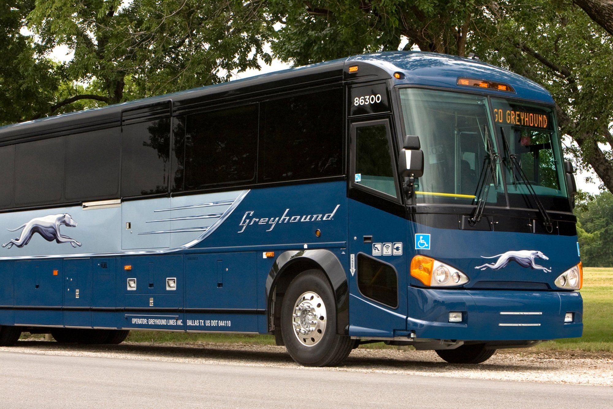 Apuñalan a mujer en autobús de Texas por no hablar inglés - Greyhound-Bus