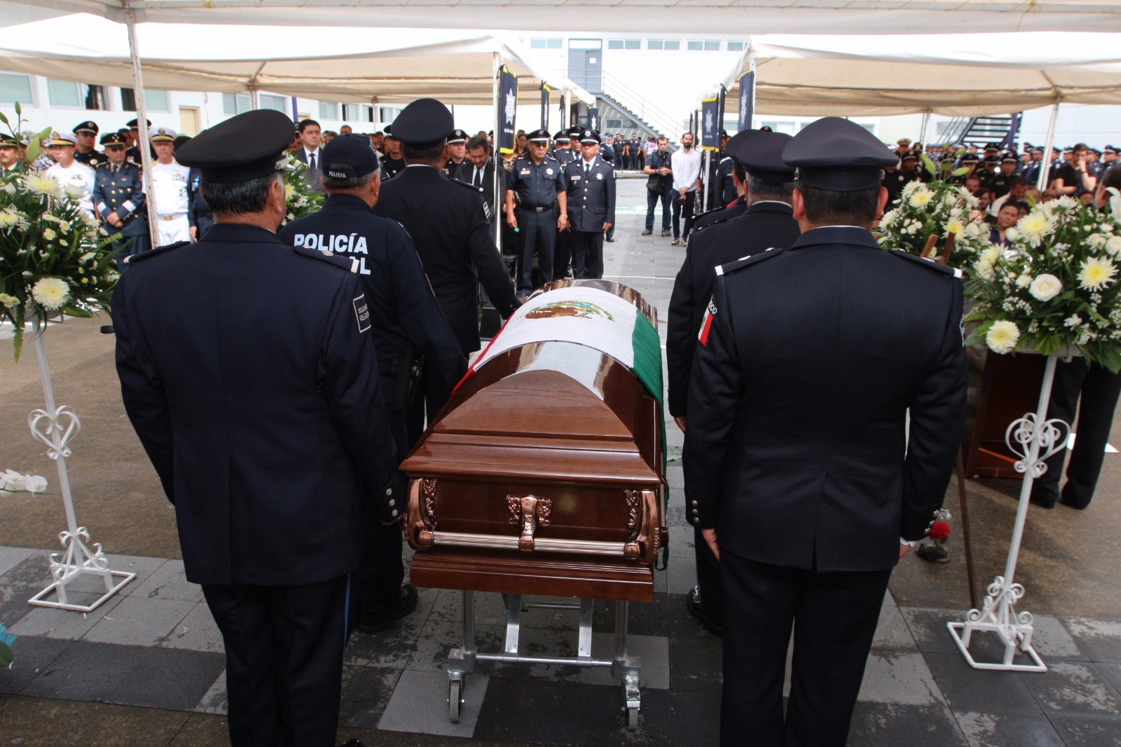 Dan último adiós a comisario de la Policía Federal en Veracruz