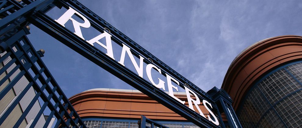 Peña y Herrera ya conocen el calendario del Rangers - IBROX_GATES_04