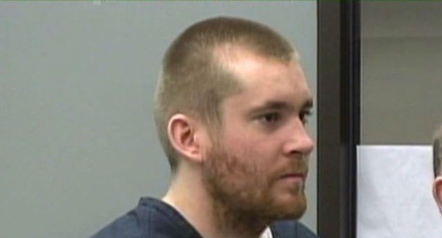 Condenan a cien años de cárcel a parricida en EE.UU.