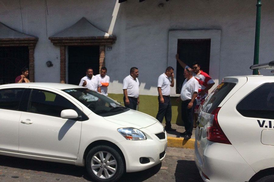Inicia operaciones UBER en Puerto Vallarta y taxistas agreden a conductores - Uber-Puerto-Vallarta-3