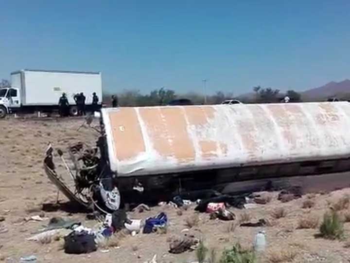 Bebé y jornalero mueren en volcadura en Sonora - accidente-sonora