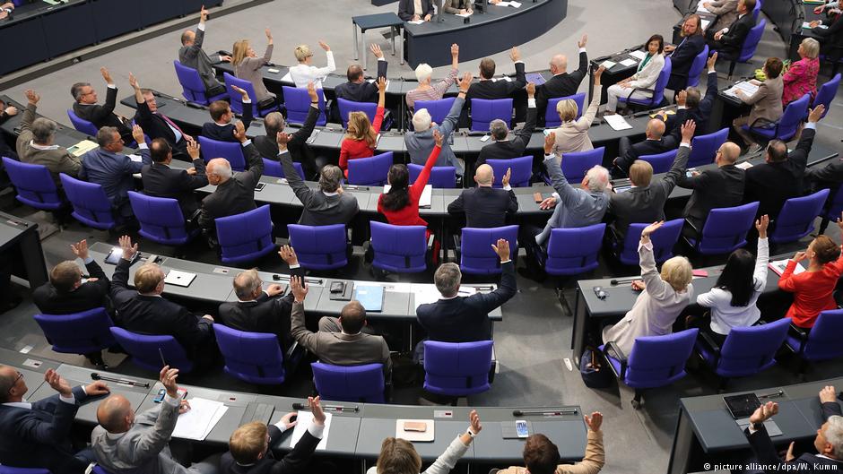 Parlamento aprueba matrimonios homosexuales en Alemania - alemania-votación
